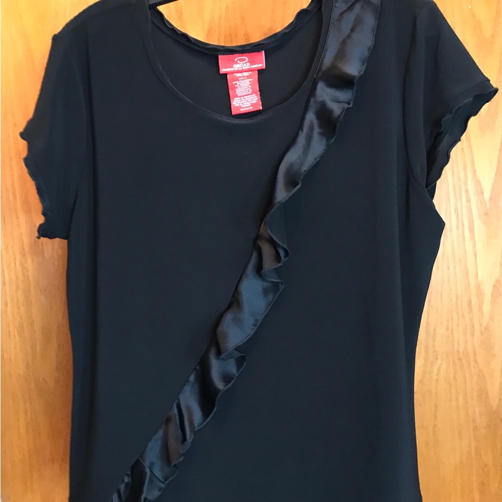 Oscar woman top with front raffles